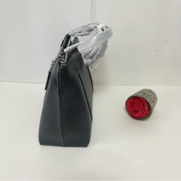 Calvin Klein Gillian Satchel Handbag In Black & Silver - New With Tag- Reemoly - Picture 6 of 13